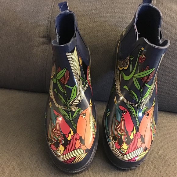 Ankle style rain boots - Picture 1 of 5